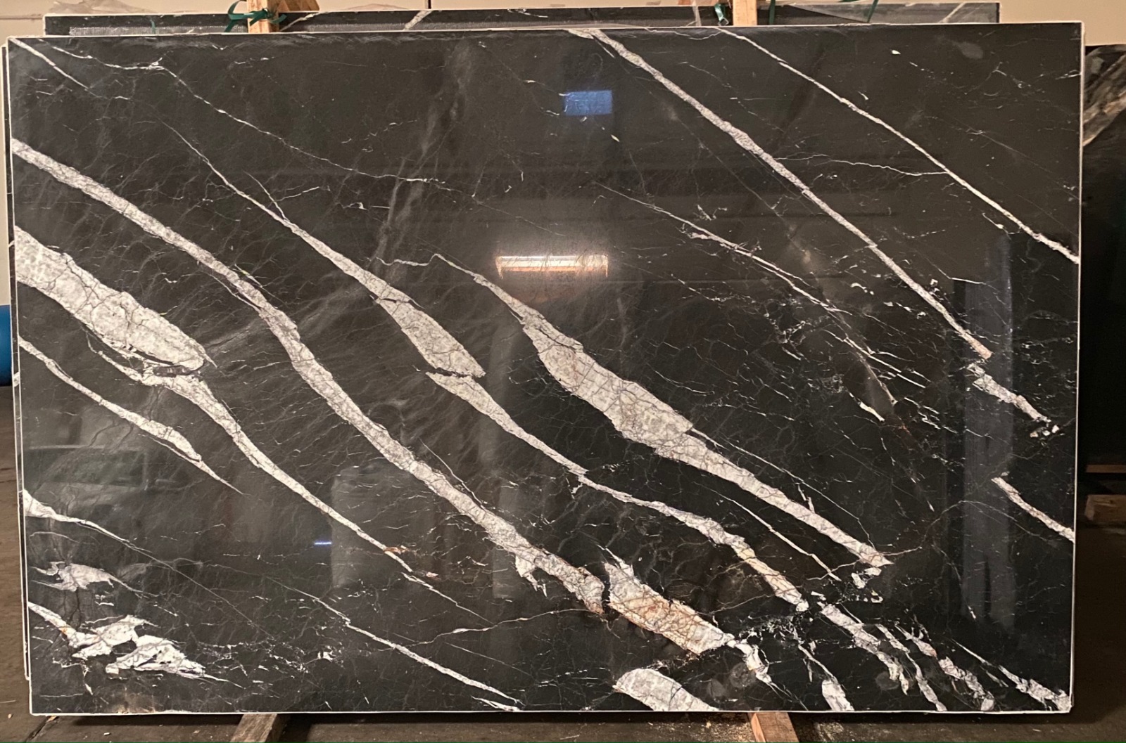 CALACATTA NERO MARBLE