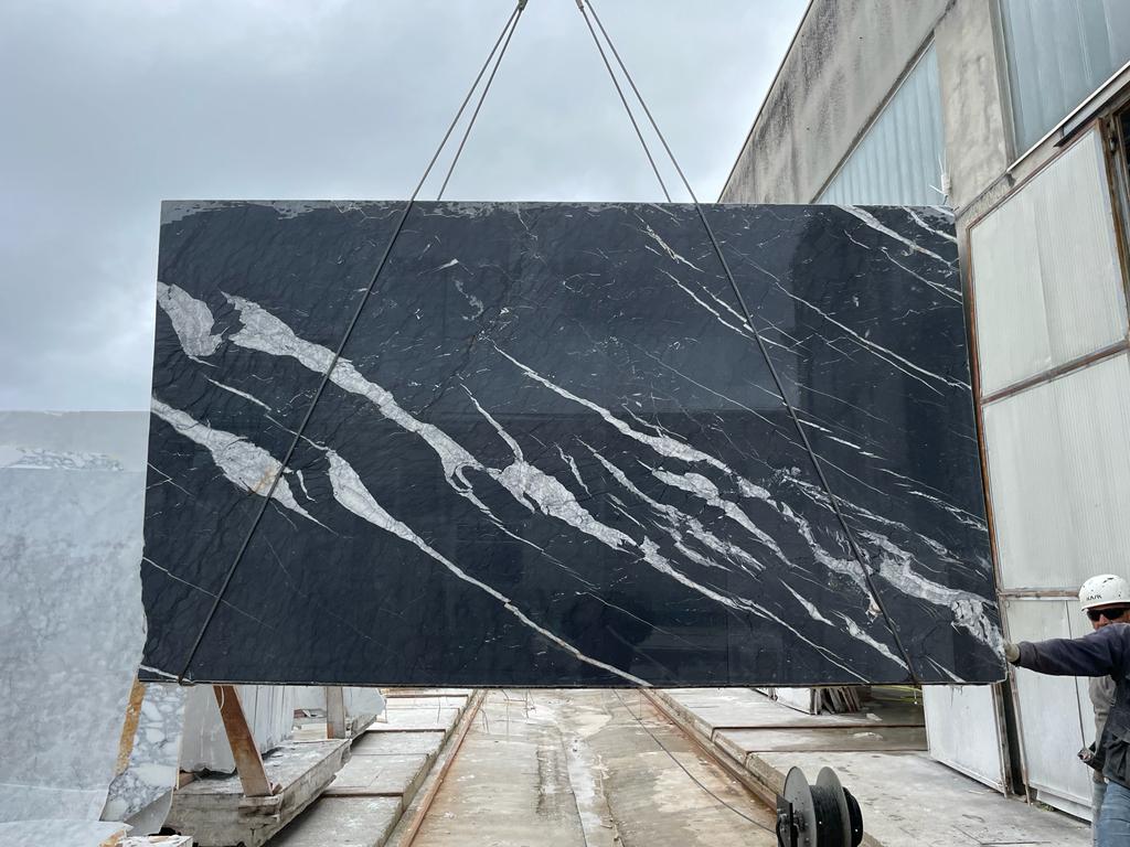 CALACATTA NERO MARBLE