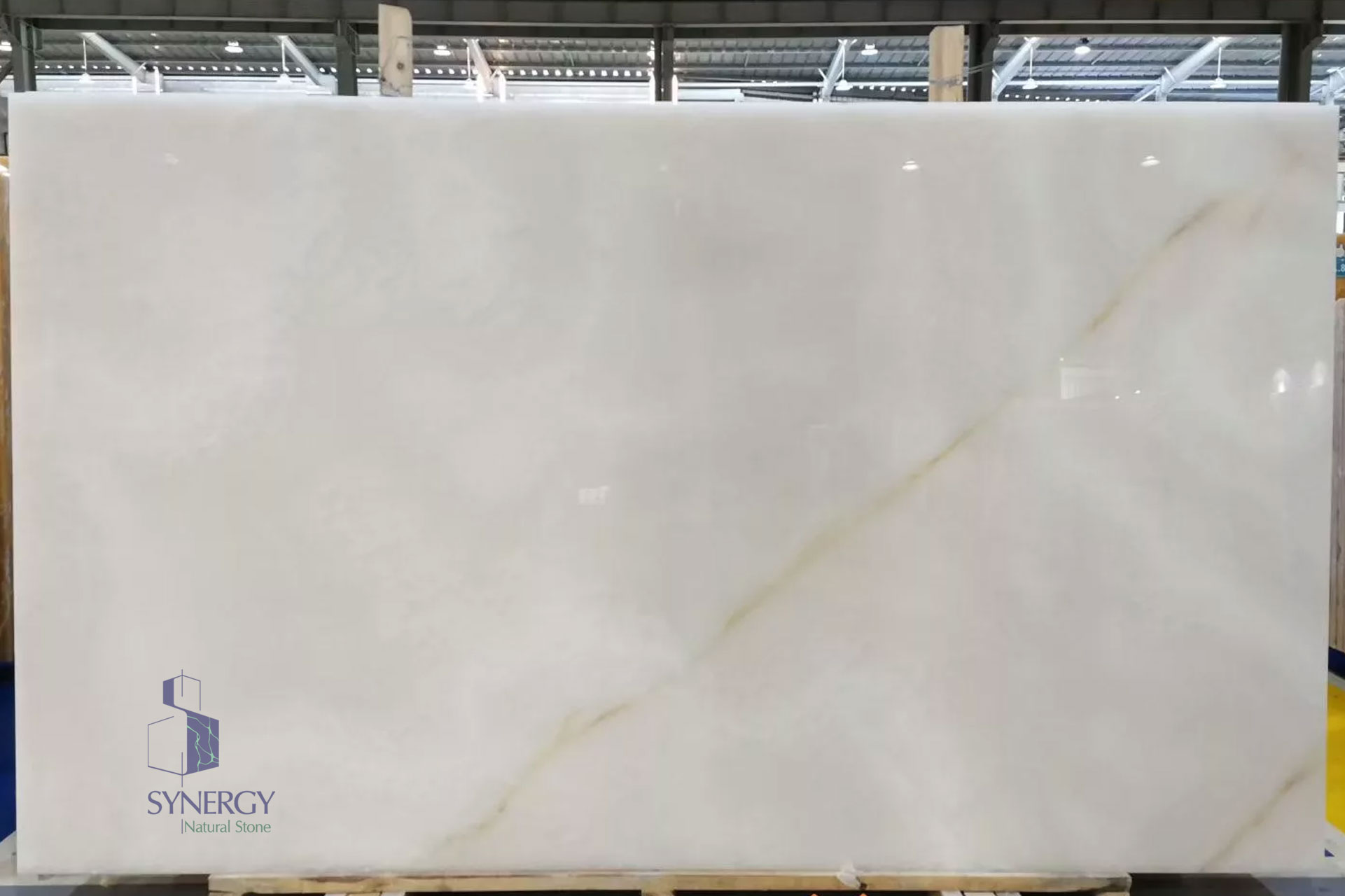 SNOW WHITE ONYX